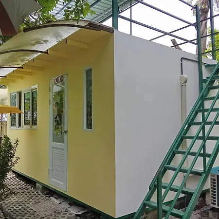 Young And Beautiful Bangkok Exterior photo